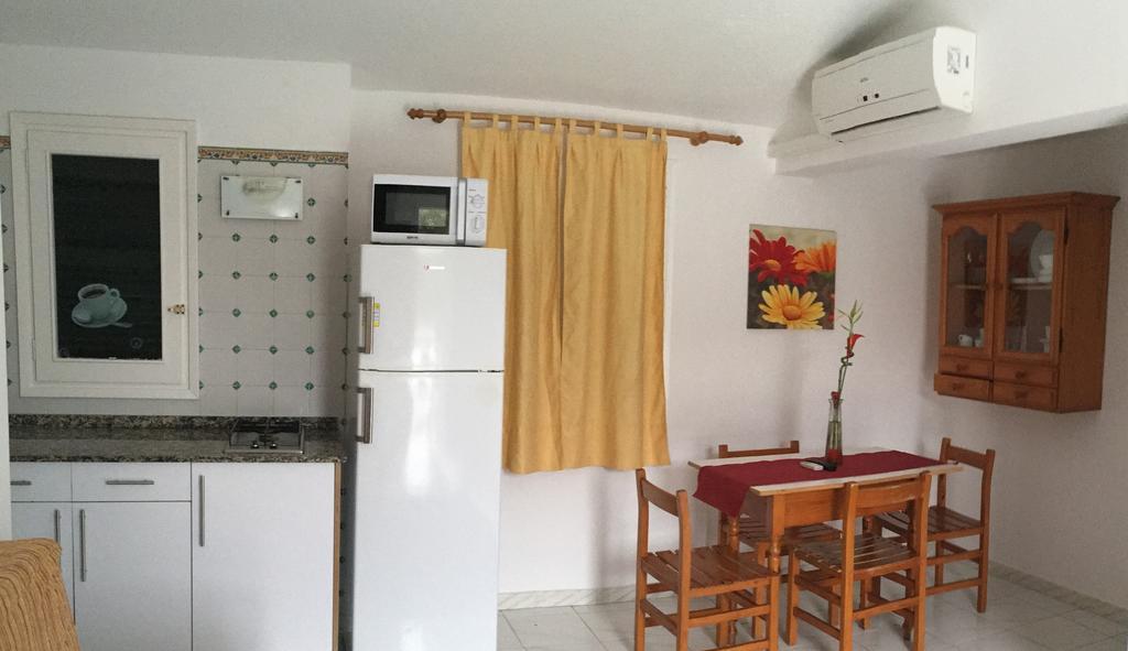 Apartaments California Cala'N Blanes  Room photo