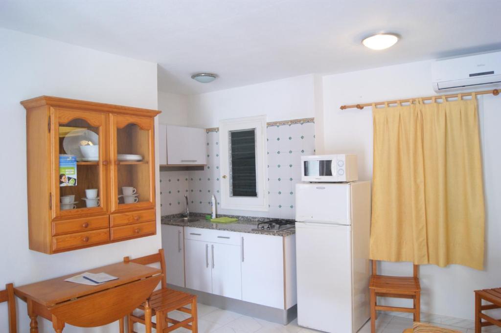 Apartaments California Cala'N Blanes  Exterior photo